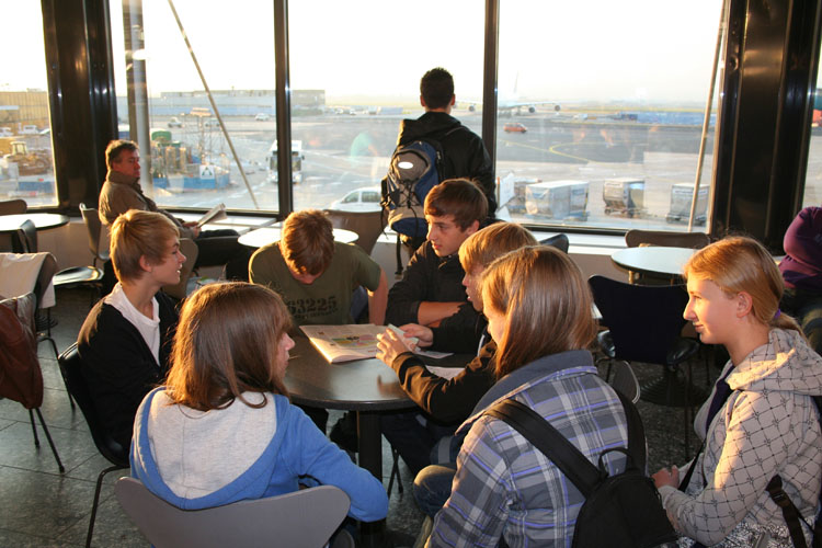 01_Warten_auf_den_Flug